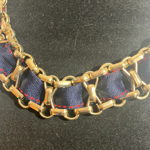 The Limited Necklace - Picture 2 of 3